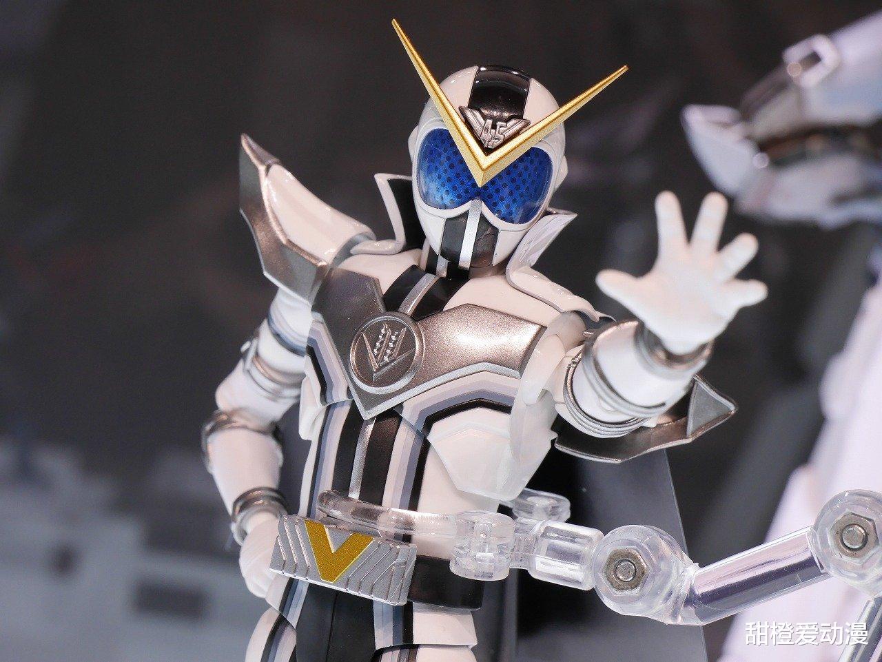 acgn漫评|劫持礼拜四和无色全凯撒shf公开：黑色战士专场，劫持形态还是帅