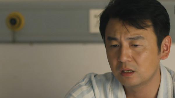 于和伟|才播8集口碑爆了，于和伟令观众成功入坑，家庭剧又有天花板了？