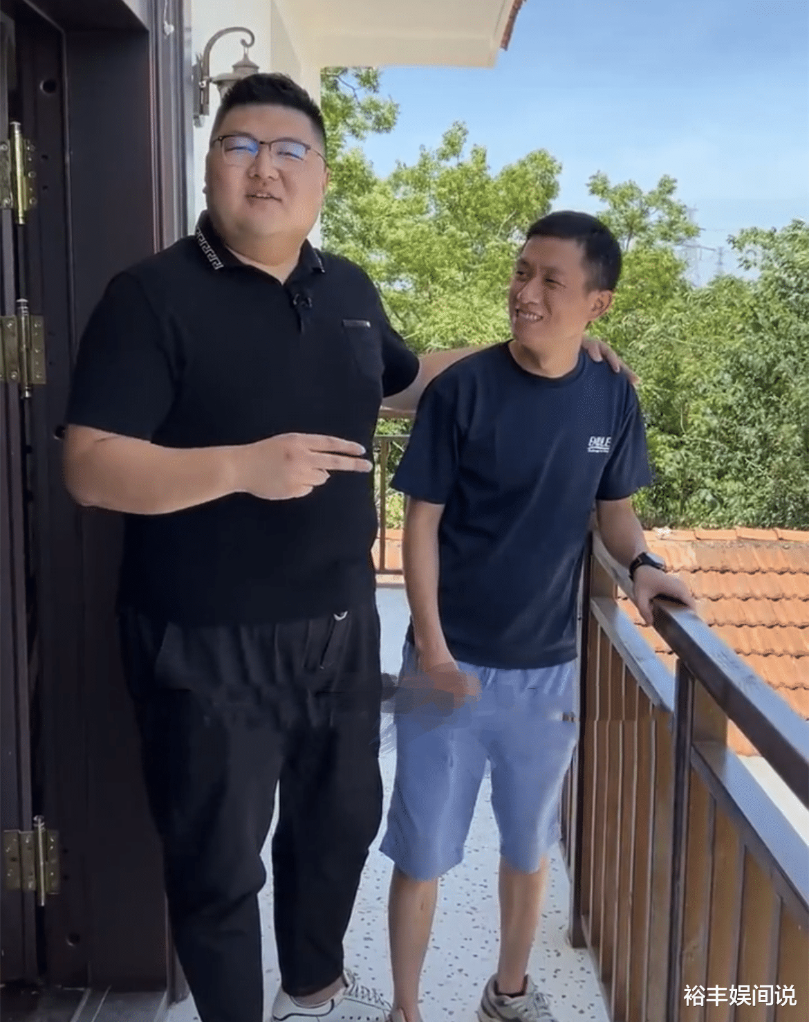 AMD|猴哥为阿张改建的旧宅正式落成！白色外墙显高档，豪送全套家电