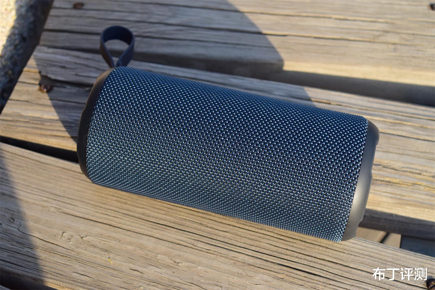 蓝牙音箱|全密封硅胶机身，更适合户外的便携蓝牙音箱：雷登X8 Pro评测