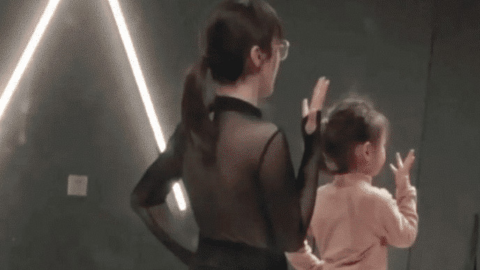 “你们知道，什么东西的零售价是全国统一的？”哈哈哈