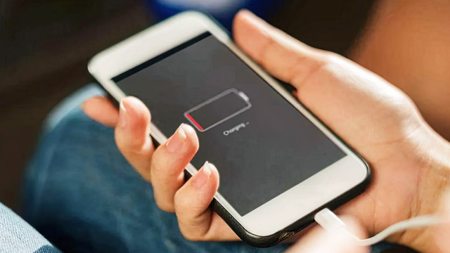 充电器|手机充电到100%最好？其实大家都错了，正确充电可以让电池更耐用