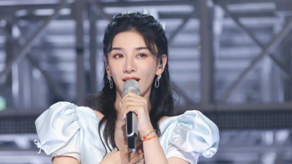 黄奕|中年女星扮嫩就服黄奕，44岁参加《浪姐3》，却丝毫看不出状态