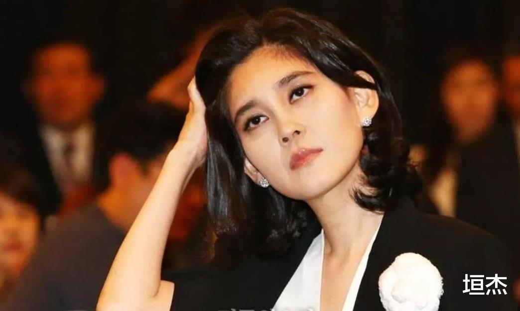 iPhone|背靠6000亿三星财团,一句好热让全校喜提空调,为何要下嫁保安?