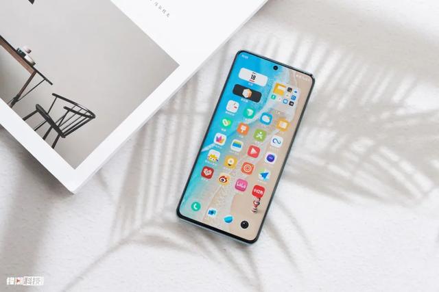 vivo s15|图赏：对vivo S15系列这个颜值，大家jio得可以打几分呢？