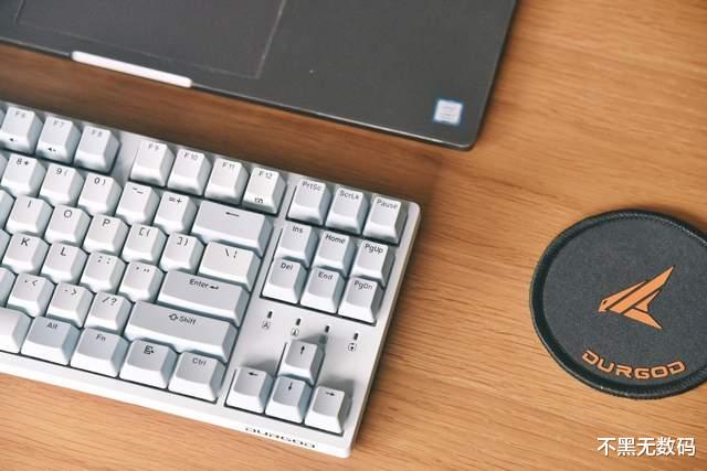 Mini LED|一名打字员的仪式感,首入杜伽K320机械键盘,码字有质感