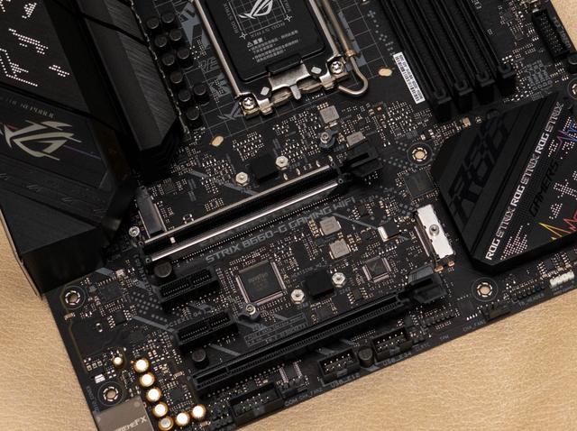 CPU|12490F全核5G也太香了!华硕ROG STRIX B660-G超外频教程