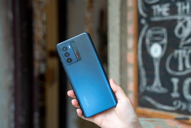 宏碁|vivo迎来5500mAh新机，升级为天玑8000处理器，硬核体验过猛