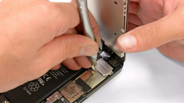 浙江省|浙江手机店调手机亮度收200元，老板谎称元件损坏 手机店坑过你吗