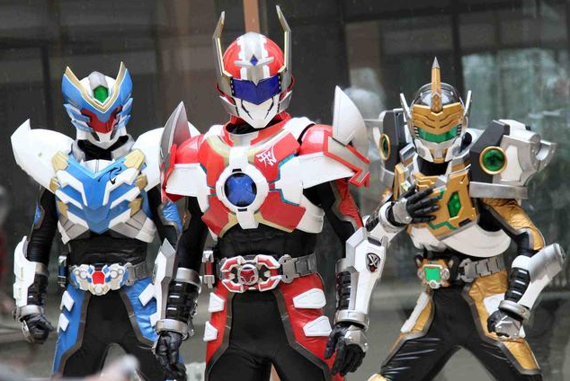 特摄|铠甲勇士:帝皇侠稳赢修罗铠甲吗?要分情况来看,修罗也可赢帝皇