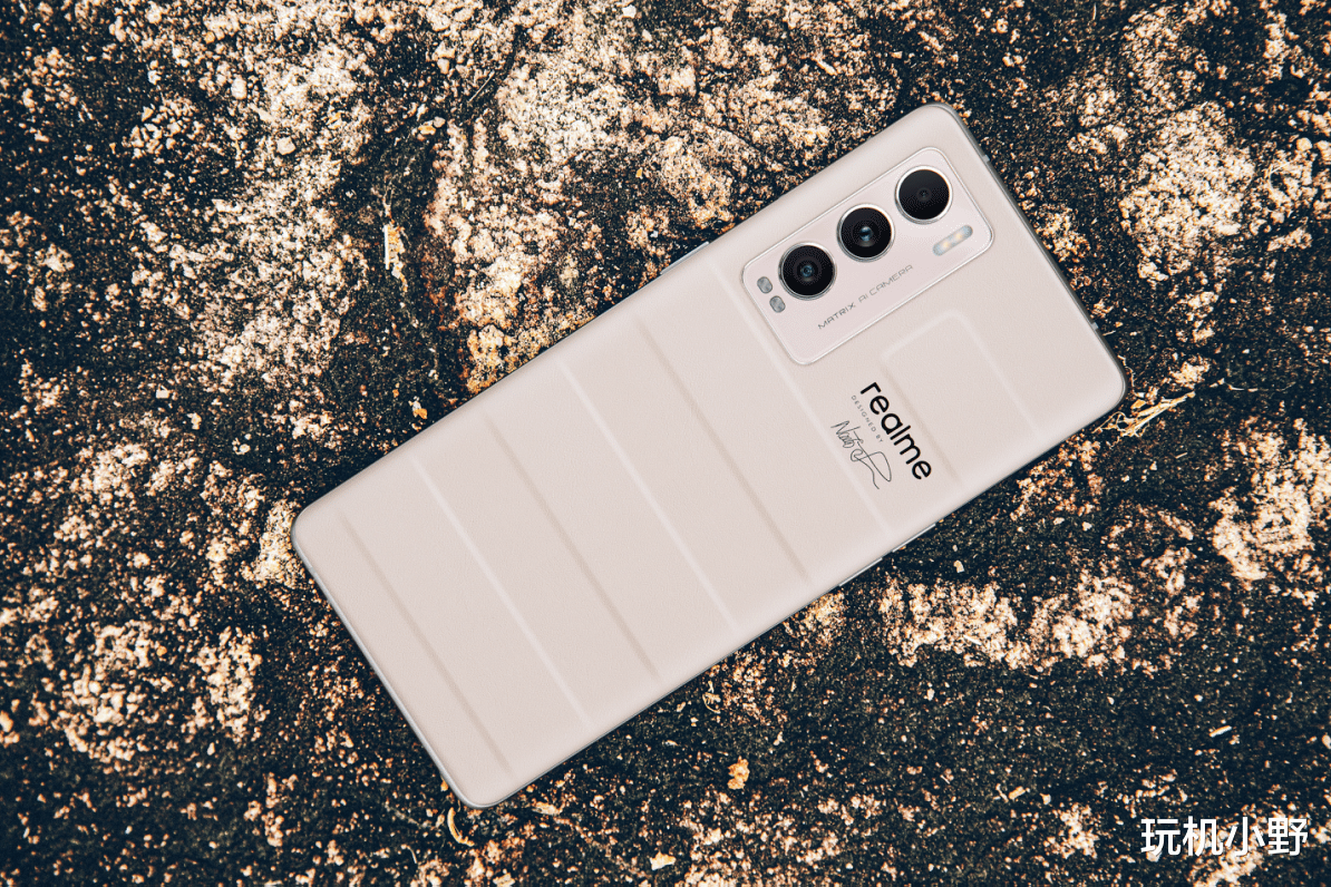 |目前这3部手机最值得买,几乎“零”差评,用到2025年不成问题