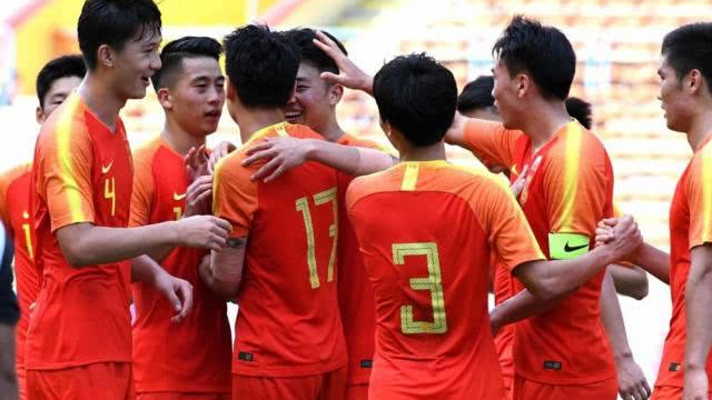 足协|足协刚刚公布国奥集训队名单！名记发问：为什么又是50人
