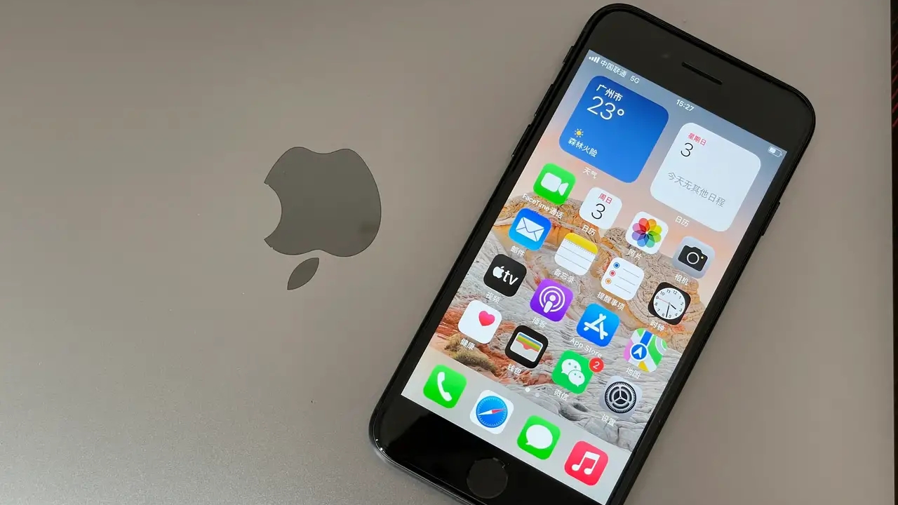 iPhoneSE|库克精准“发力”，iPhone SE 3终于大卖！为何中国用户会嫌贵？
