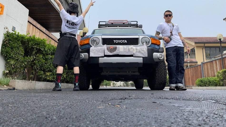 黄雅莉|黄雅莉，是个典型的湖南伢子，她老公壮实，长相帅气，颜值也不低