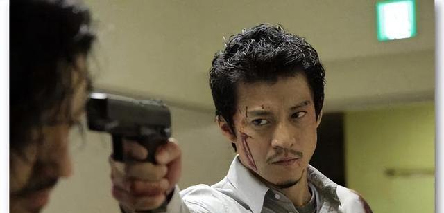 小栗旬|小栗旬的塌房之路，动漫男神就这样毁了！