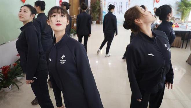 王灿|老谋子太懂了! 折柳送别各国友人 BGM是李叔同送别