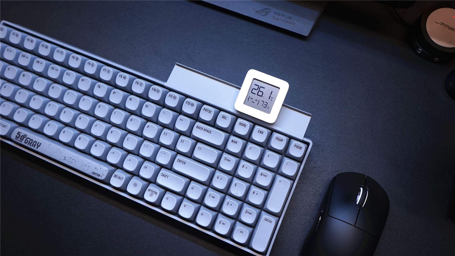 设计师|设计师的桌搭配好物—Lofree洛斐小翘100三模机械键盘使用体验