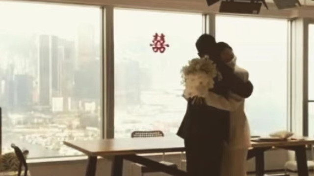 刘鸣炜|刘銮雄长子宣布二婚喜讯，办公室贴喜字仪式简陋，女方身份引猜测