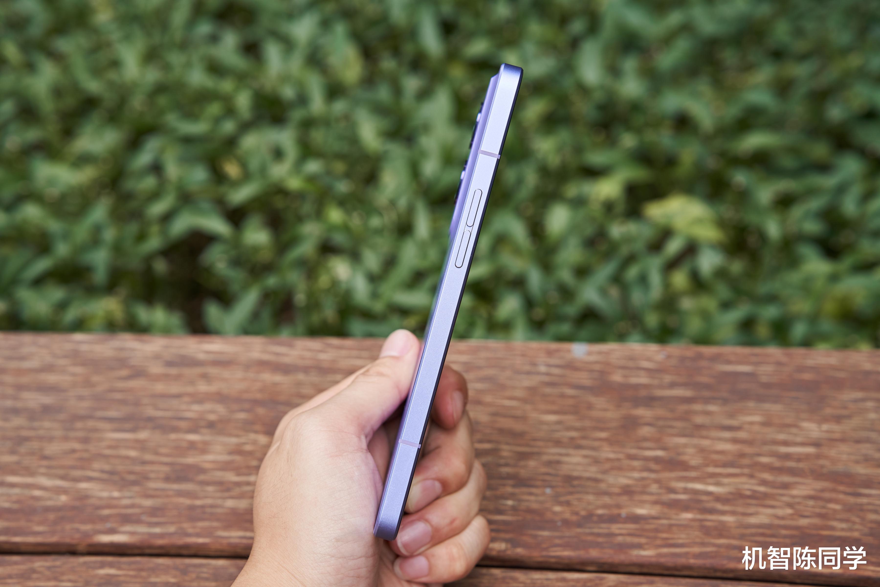 oppo reno|现阶段最适合颜控的手机？上手Reno8 Pro花仙紫：新配色太吸晴