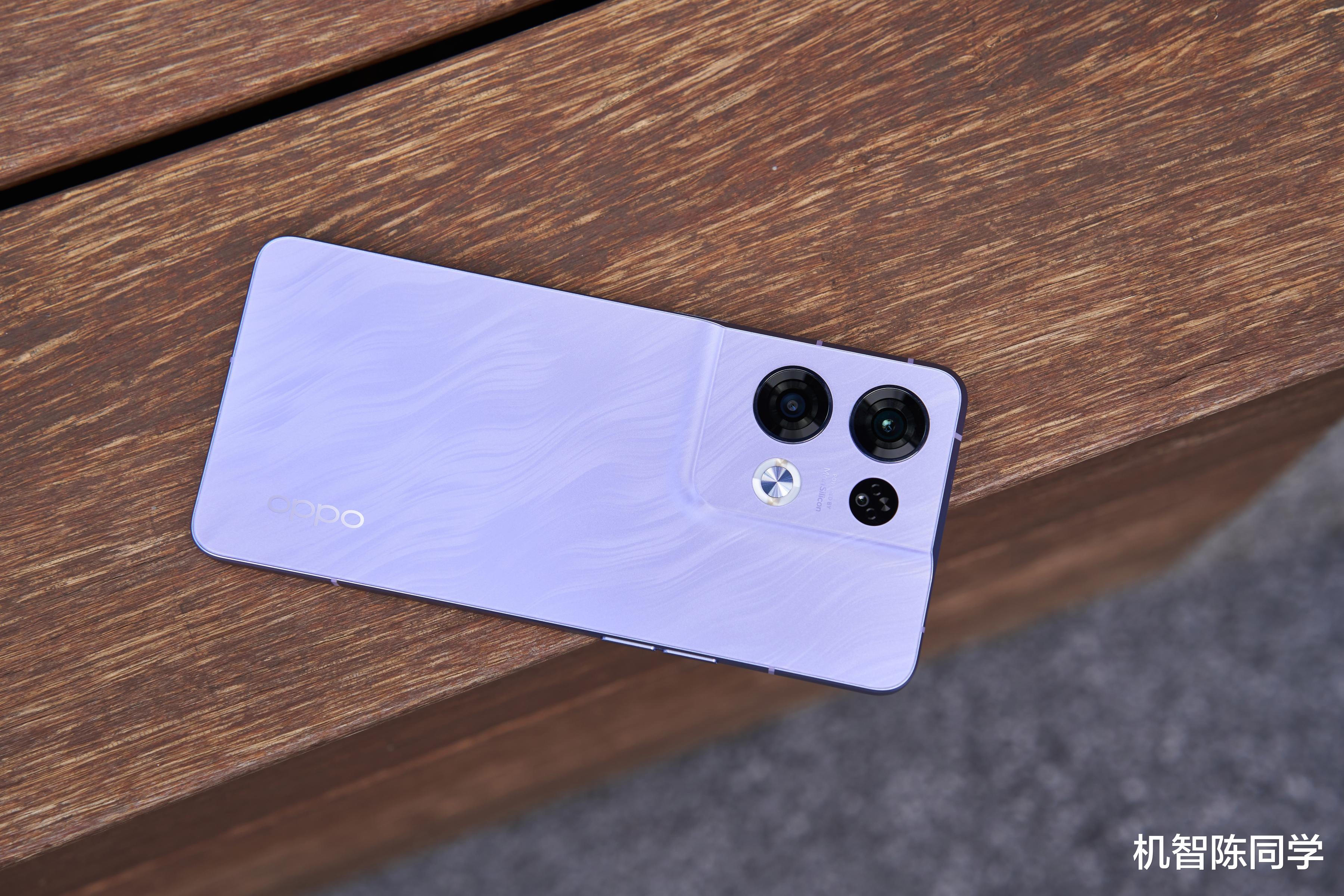 oppo reno|现阶段最适合颜控的手机？上手Reno8 Pro花仙紫：新配色太吸晴