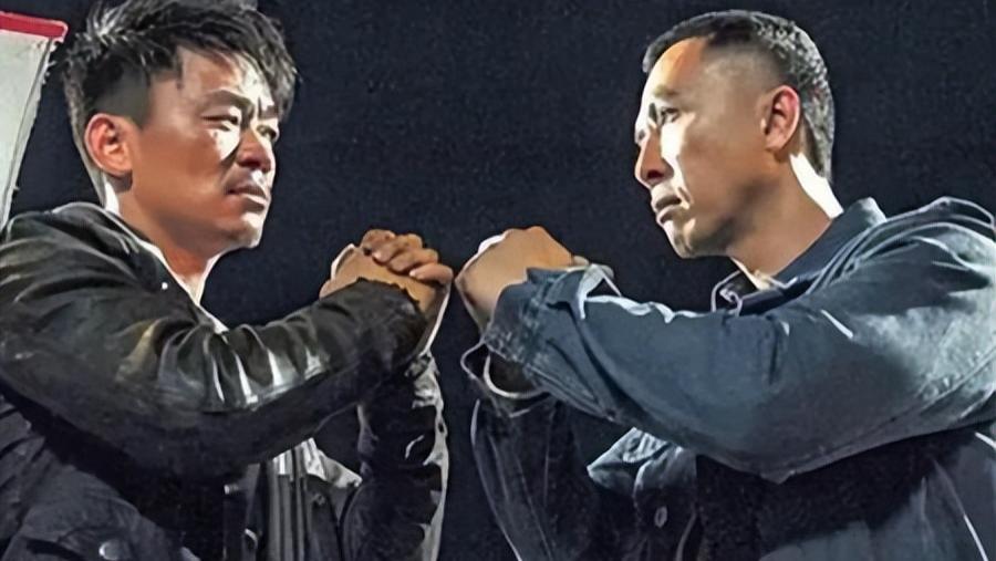 王宝强|讲义气！甄子丹现身王宝强导演新戏片场