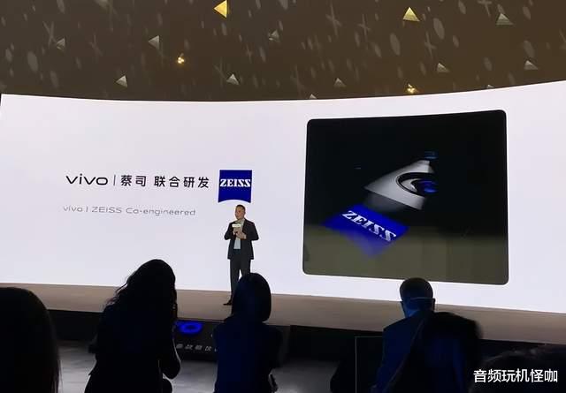 手机游戏|手游和拍照，已彻底掌控手机行业，如今同质化更进一步！