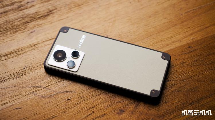 6g|比小米12S少500！最便宜的骁龙8+手机发布：外观配置全面拉满！