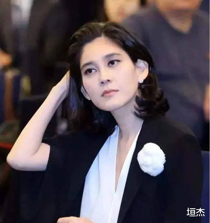 iPhone|背靠6000亿三星财团,一句好热让全校喜提空调,为何要下嫁保安?