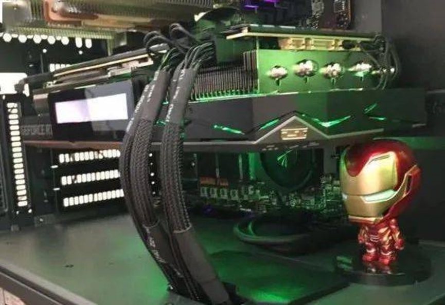 主板|装机神操作，硬件比搞机佬更容易「弯」