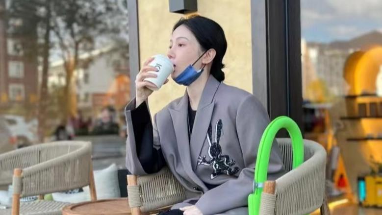 穿衣搭配|上班族女生怎么穿才更加时尚？来看看陈小纭的穿搭，让你在职场更加自信