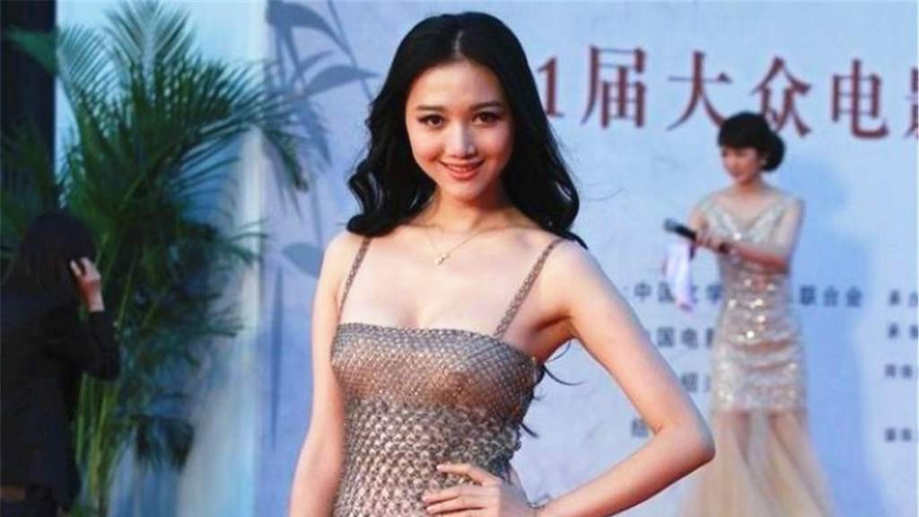 男团|她被称最干净女星，丈夫是最火男团成员，如今39岁被老公宠成公主！