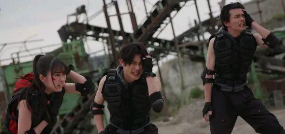 预告|假面骑士Revice夏季剧场版最新预告公开，三兄妹被新骑士狂揍