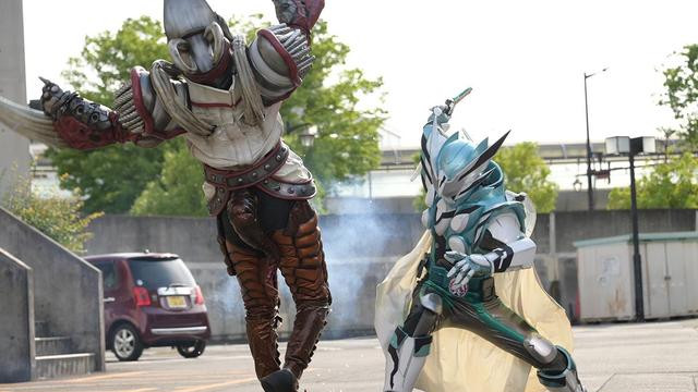 acgn漫评|假面骑士Revice第45话，猪咪玩黑化，双美女扑街，新蝙蝠光速吃瘪