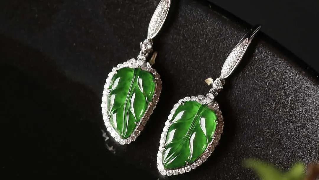 翡翠|翡翠到底用“水养”还是“油养”？