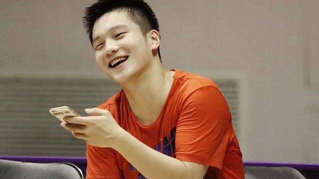 教练|国乒教练组大换血，王皓三人被刘国梁踢出局后，新任教练场边甩脸
