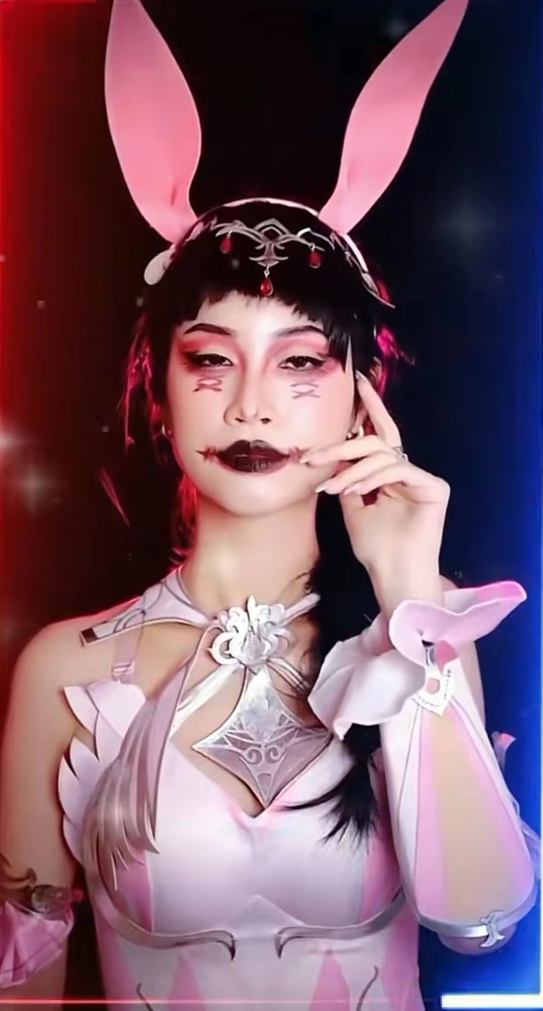 支那见学大地图|斗罗大陆：黑化版小舞COS，这妆容太邪气，确定不会遭粉丝谩骂？