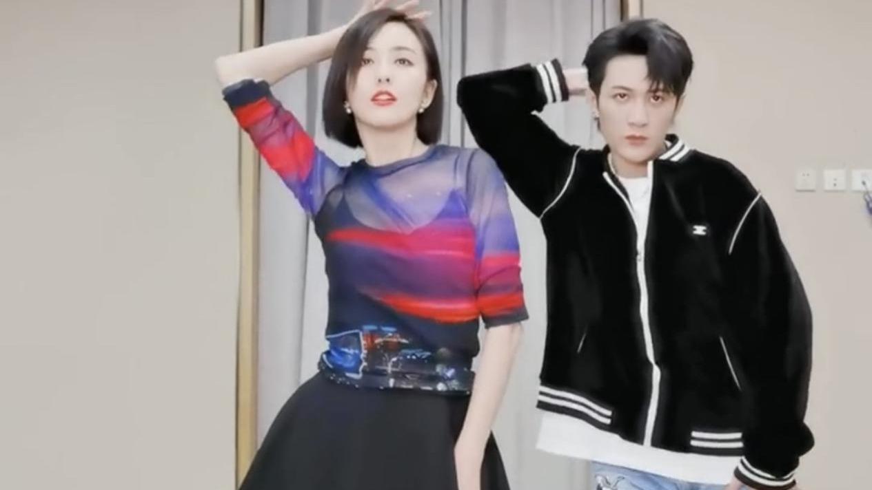 唐艺昕|佟丽娅真不避嫌，光脚穿短裙同小7岁男伴搂腰跳拉丁舞