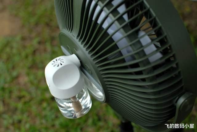 露营|爱登小Y风扇:送风、照明、充电宝,还能驱蚊,风扇界的瑞士军刀