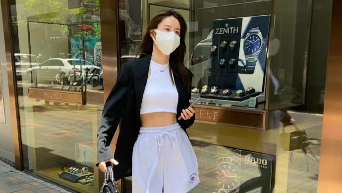 |林峯老婆高调秀身材，被吐槽模仿前任吴千语，网友：一股土味！