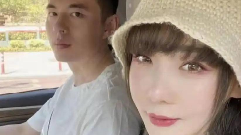 高晓松|高晓松34岁前妻官宣怀二胎！嫁帅哥再婚不到1年，大女儿已经14岁