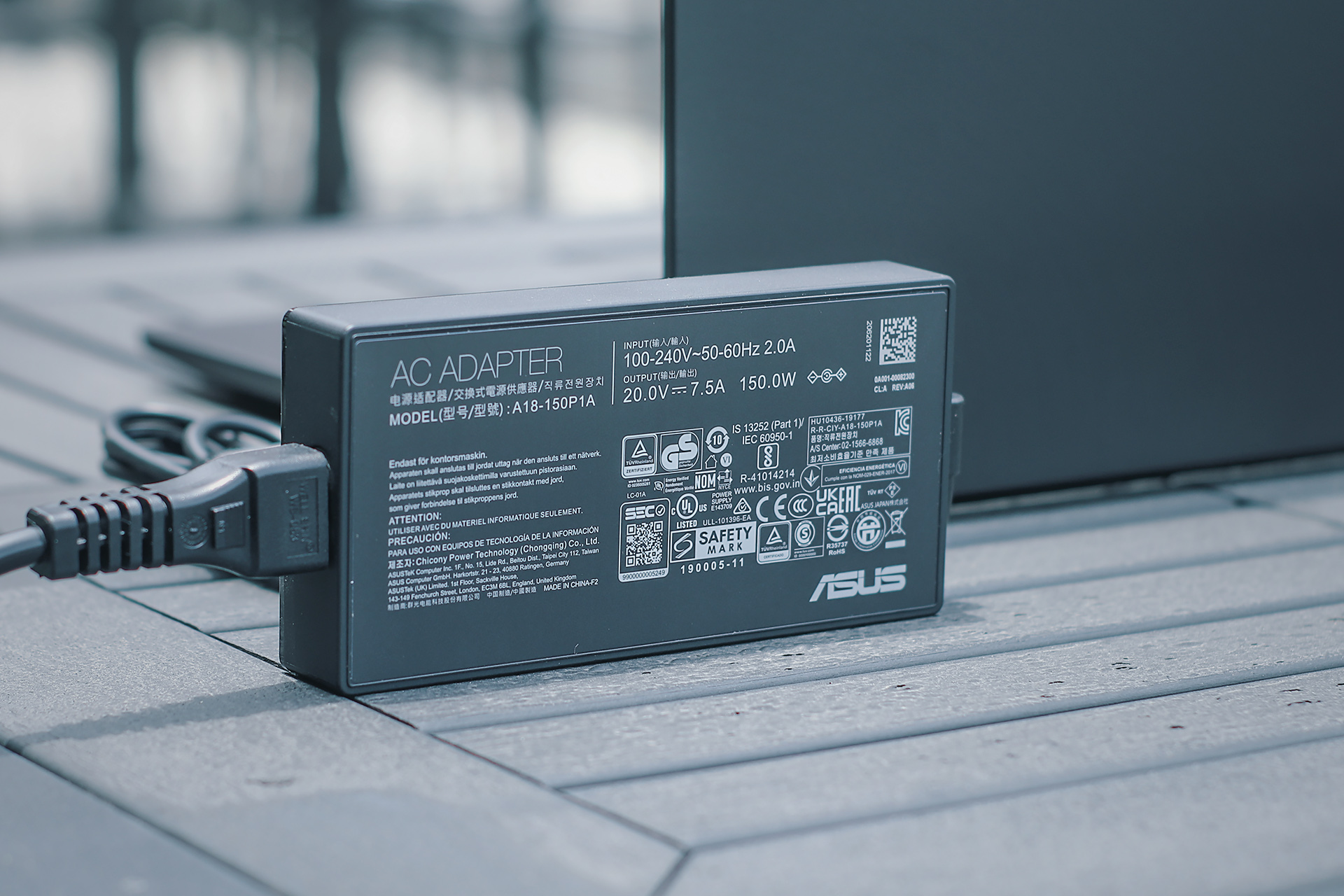 华硕灵耀|鉴定大屏创作本，华硕灵耀Pro16 2022版，踩坑？还是种草？