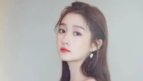 关晓彤|为关晓彤的智商点赞，录综艺没有想象中那么简单，而她混的如鱼得水