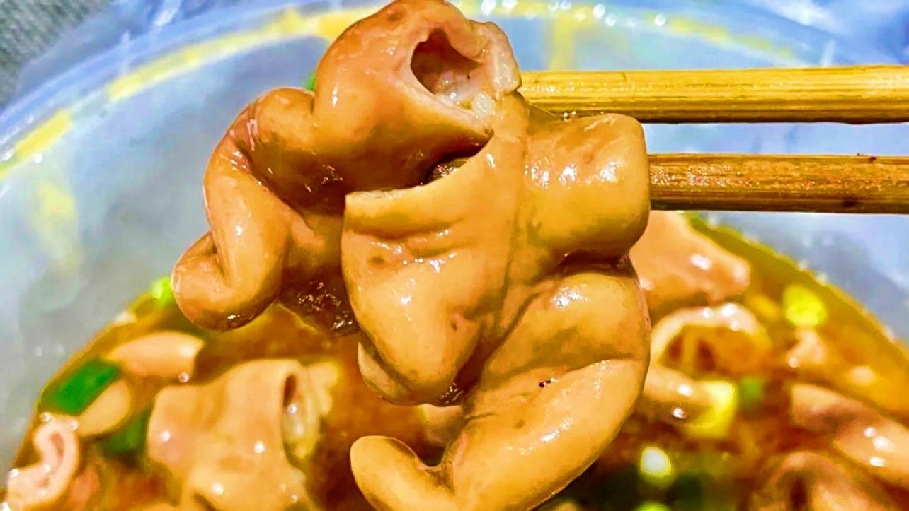 发糕|23年的卤肥肠，成都老小区的“宝藏美食”，仅70元一斤，软糯油香