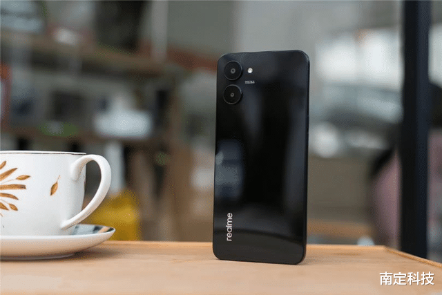 联想|千元入门机怎么选？荣耀与真我realme谁才是正确答案？