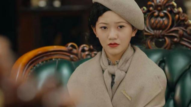 传家|《传家》中阿媛的坐姿，看得出是精心设计，和角色本质相呼应