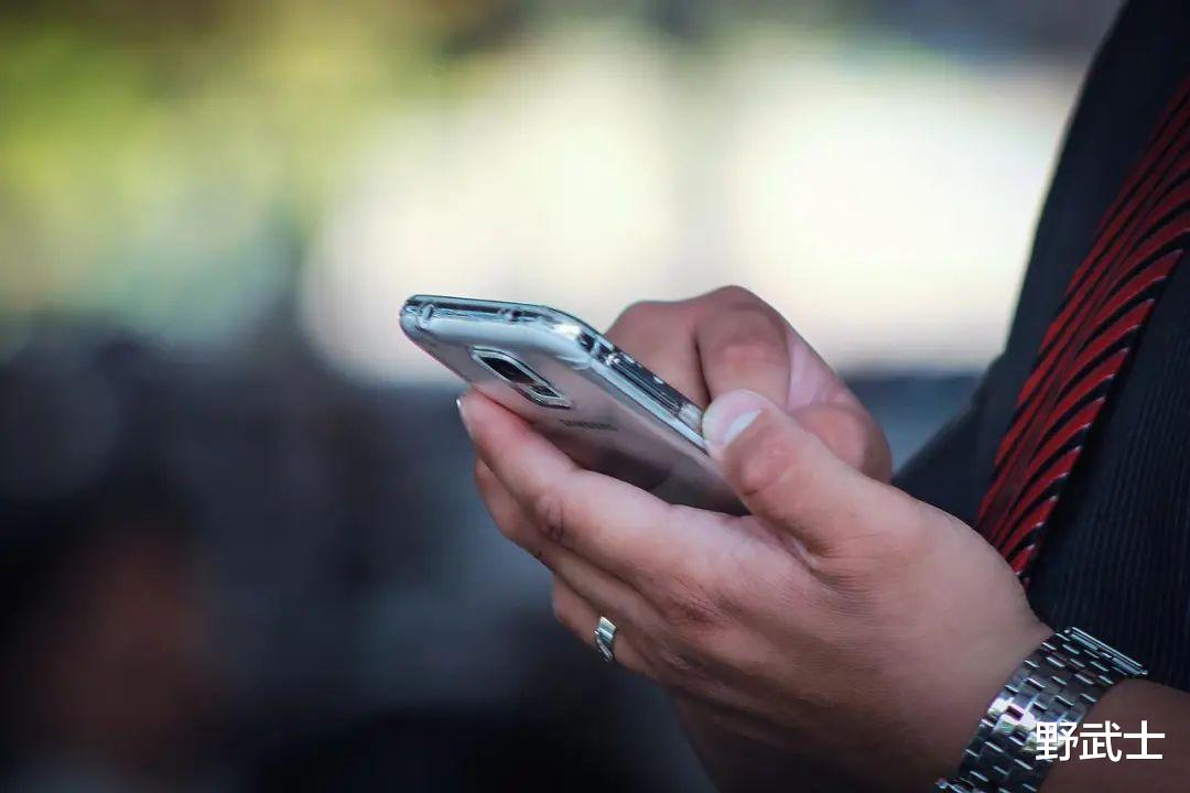 iPhone|1500亿“保卫战”打响!华为终于宣布入局,联想的危机要开始了