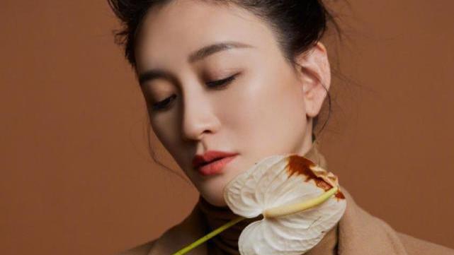 李小冉|陈数说李小冉漂亮得像外国洋娃娃，以为太夸张，看到旧照彻底跪了