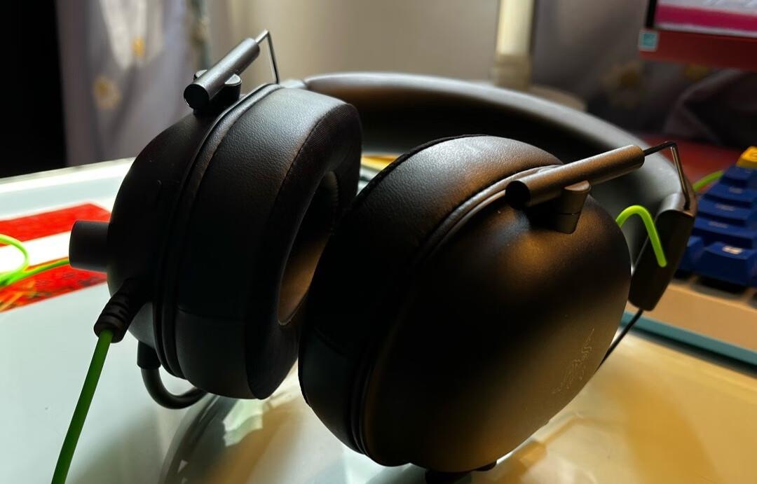 耳机|雷蛇旋风黑鲨头戴式耳机,7.1环绕声降噪收音,200元左右实用礼物