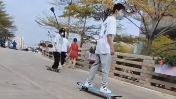 孙悦|孙海洋家庭滑板总动员，孙卓洋气得认不出，孙悦剪短发像男生