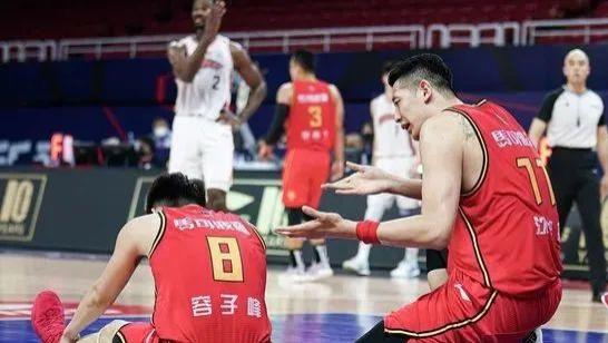 郭艾伦|乱了，乱了！直接骂走队友！这是CBA最差的球队老大......
